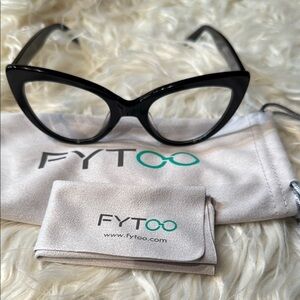 Black Cat-Eye Sunglasses